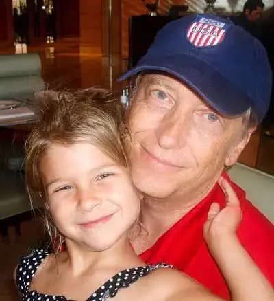Phoebe Adele Gates with her father Bill Gates in Childhood