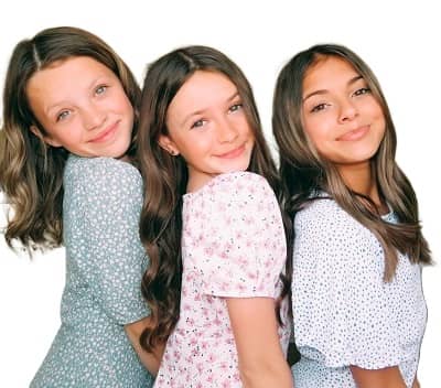 Young Sylvie Loki Actress Cailey Fleming with her friends
