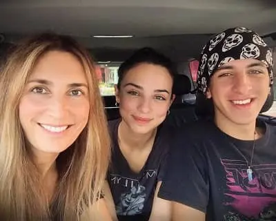 Fiona Palomo with her mother Carina Ricco and brother Luca Palomo