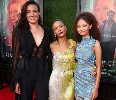 Reminiscence Actress Nico Parker with mother Thandiwe Newton and Lisa Joy
