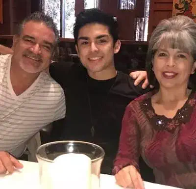 Diego Tinoco with his mother Ale Tinoco and father Víctor Hugo Tinoco Calvillo