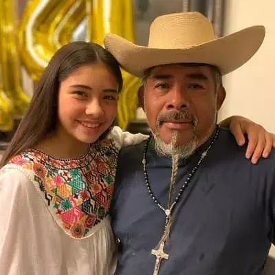 Xochitl Gomez with her father