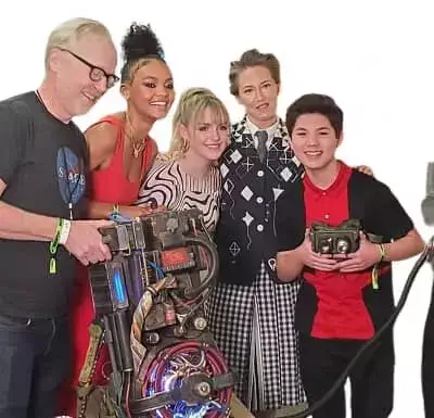 Actor Logan Kim with Ghostbusters Afterlife cast