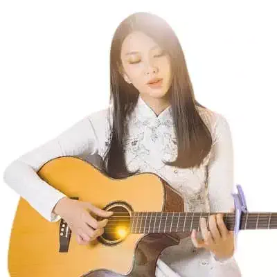 Nguyen Thuc Thuy Tien Loves Singing