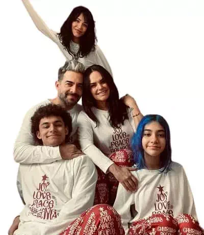 Andrea Chaparro with her family