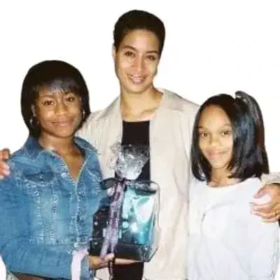 Brianna Giscombe with her mother and sister