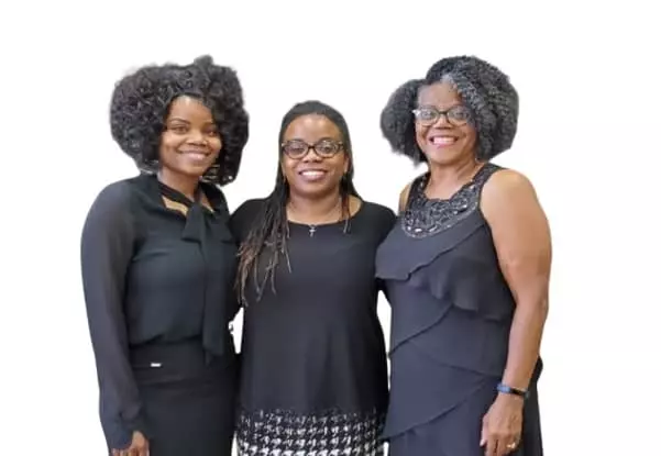 Kelly Jenrette with mother Loretta Phillips and sister Kimberly Lakes
