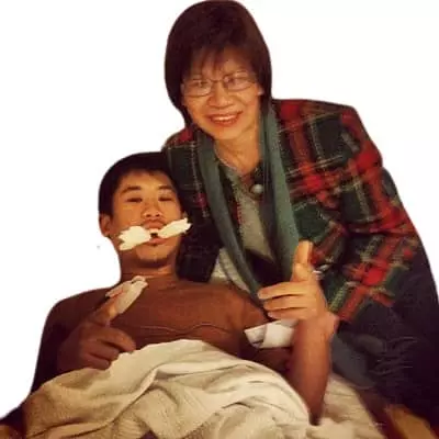 Lawrence Kao with mother Amy Lee Kao