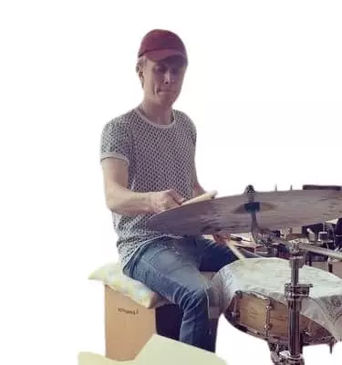 Max Schimmelpfennig playing drums