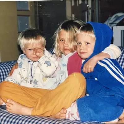 Erik Enge with his siblings in childhood