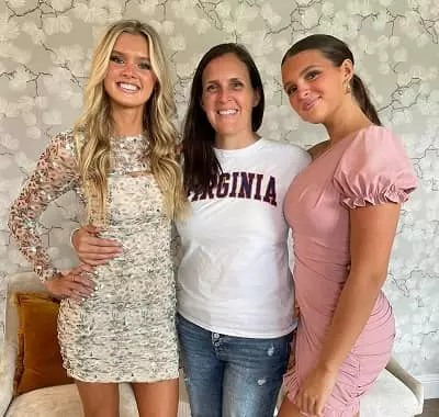 Kenedi Anderson with her mother Anne Anderson and sister Dakota Anderson