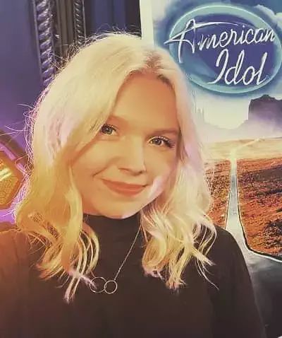 American Idol Contestant Elli Rowe