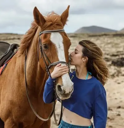 Amaia Aberasturi with horse