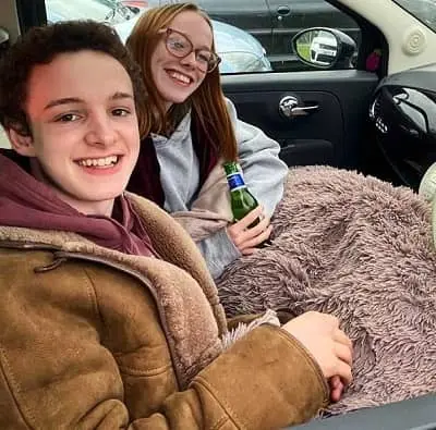 Amybeth McNulty with Louis Hynes