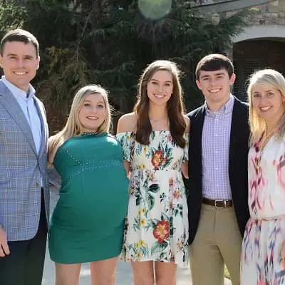 Cece Kelly with her father Kevin Kelly, mother Michelle Likos Kelly, and siblings Sarah Taite Kelly, Davis Kelly