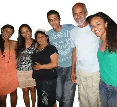 Naruna Costa with her family