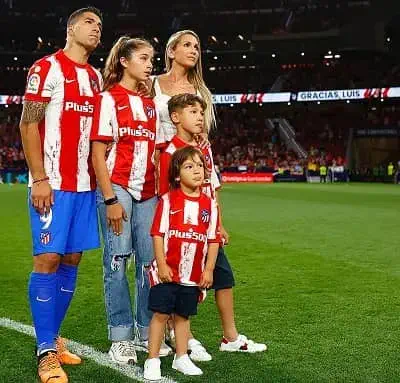 Delfina Suarez with her father Luis Suárez, mother Sofia Balb and brothers Benjamin Suárez, Lautaro Suárez