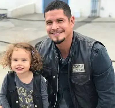 JD Pardo with his little daughter
