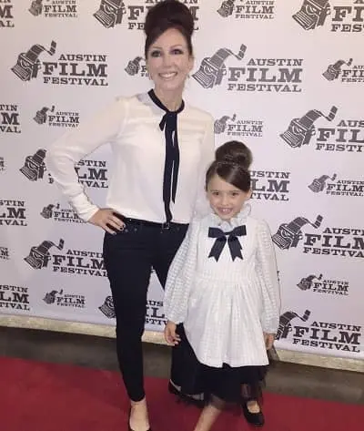 Madeleine McGraw with her mother on red Carpet