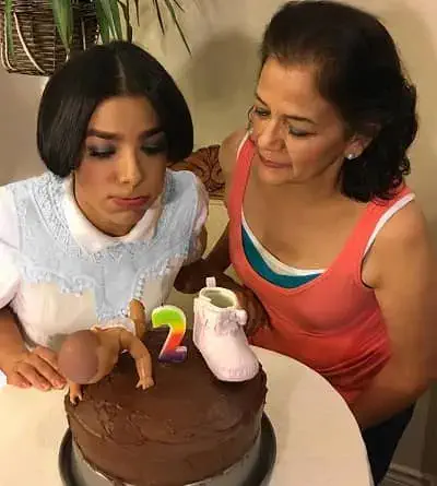 Alondra Lara with her mother Estela Alvarez Lara