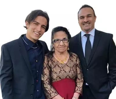 Aramis Knight with his father & grandmother