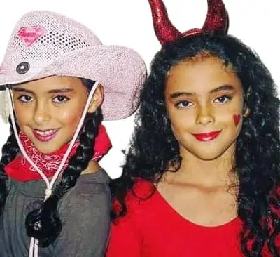 Childhood photo of Patricia Maqueo and her sister Julia Maqueo