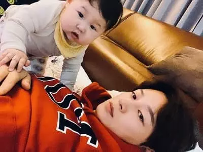 Lee Hyun-wook spending time with his nephew