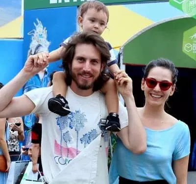 Tainá Müller with her husband Henrique Sauer and son Martin Sauer