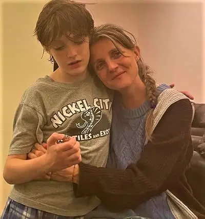 Talia Ryder with her mother Kristin Ryder