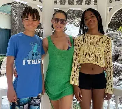 Amanza Smith with her son and daughter