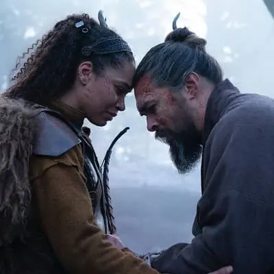 Nesta Cooper with Jason momoa in SEE