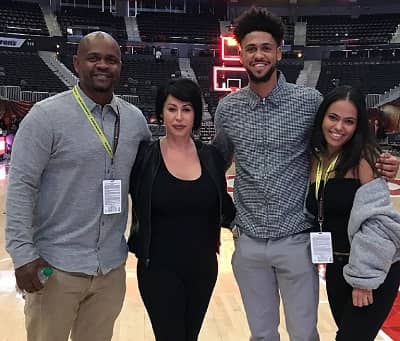 Tyler Dorsey father mother and sister