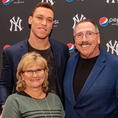 Aaron Judge with his father Wayne and Patty Judge