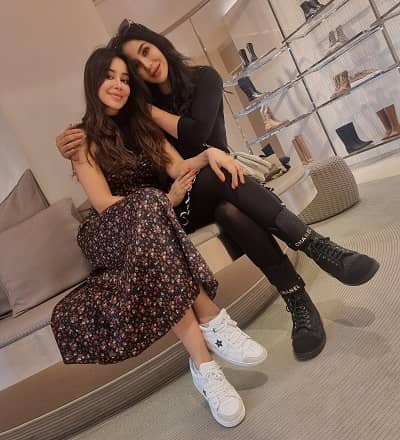 Lojain Omran with her sister