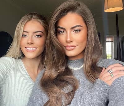 Sophie Stonehouse with sister Gracie Stonehouse