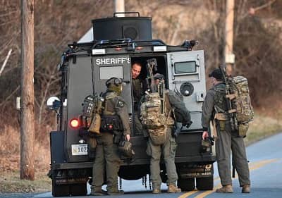 SWAT units searching for David Linthicum