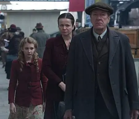 Sophie Nélisse in The Book Thief