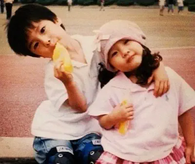 Childhood photo of Moon Bin with Sister Moon Sua