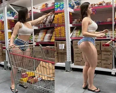 Kerolay Chaves in Supermarket