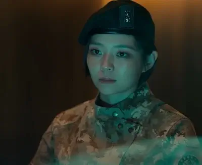 Lee So-young Esom as Seol Ah in Black Knight