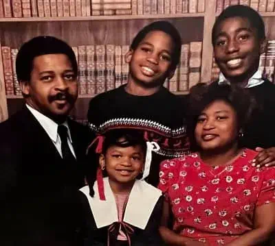 Monyetta Shaw with her parents and siblings