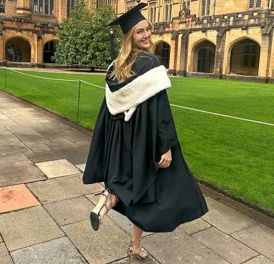 australian miss universe Sienna Weir on graduation day