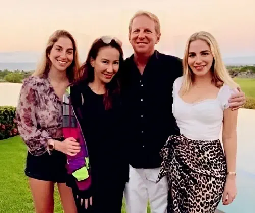 Coco Lee with Bruce Rockowitz and his daughters
